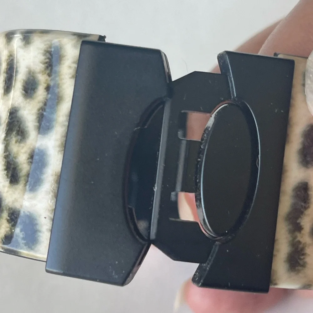Suisse Watch Leopard Print Wide Band - Picture 4 of 5
